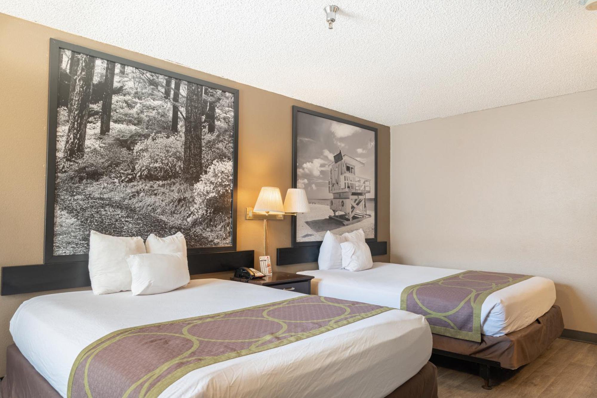 Super 8 By Wyndham Grants Hotel Eksteriør billede